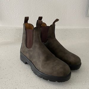 Boots (never worn)